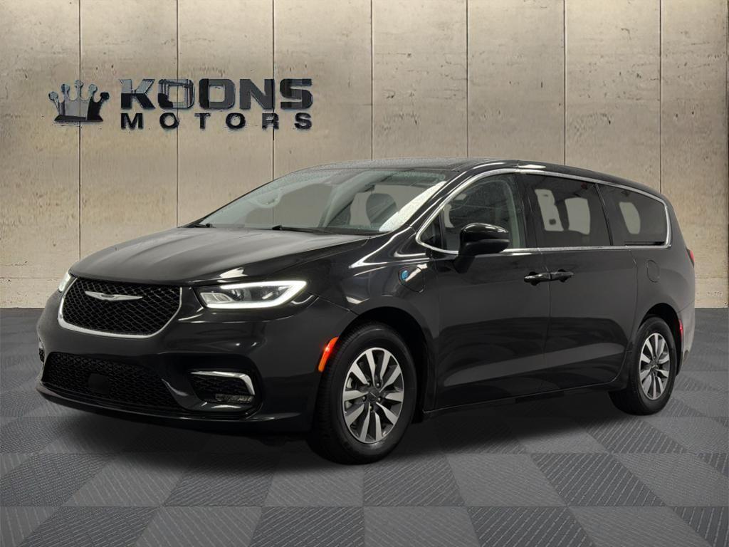 2023 Chrysler Pacifica Hybrid Photo in Bethesda, MD 20814