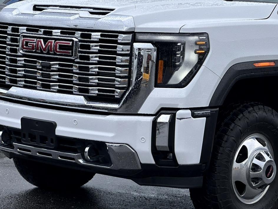 2024 GMC Sierra 3500HD Photo in Silver Spring, MD 20904