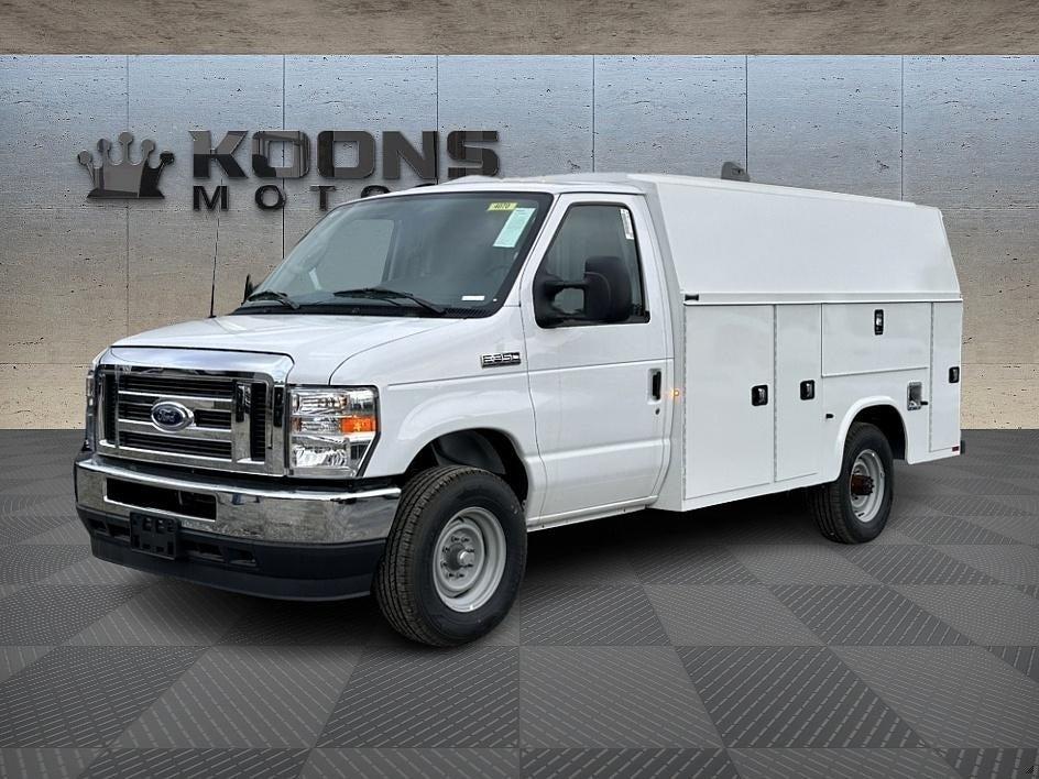 2024 Ford F-350 Super Duty Chassis Cab Photo in Silver Spring, MD 20904