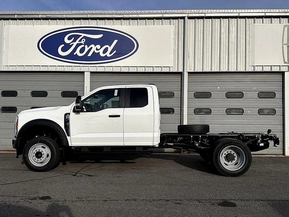 2025 Ford F-450 Photo in Silver Spring, MD 20904