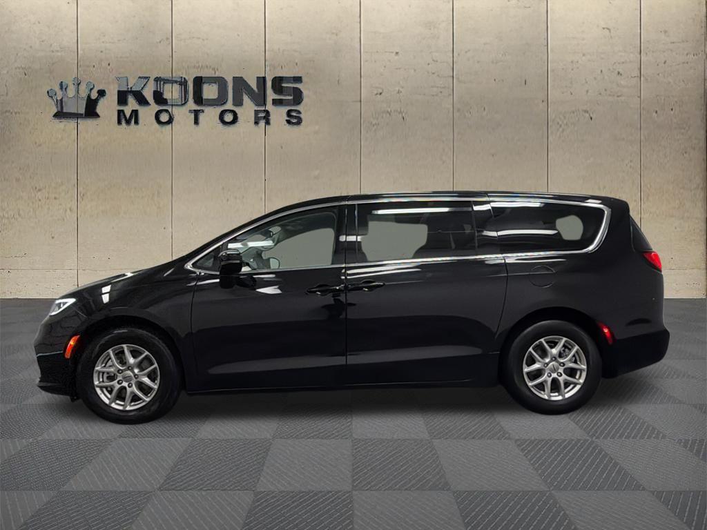 2024 Chrysler Pacifica Photo in Silver Spring, MD 20904